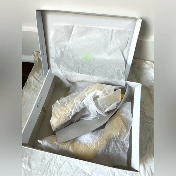 Steve Madden Orkid yellow patent heels pumps 4in heel size 6 - Picture 14 of 14